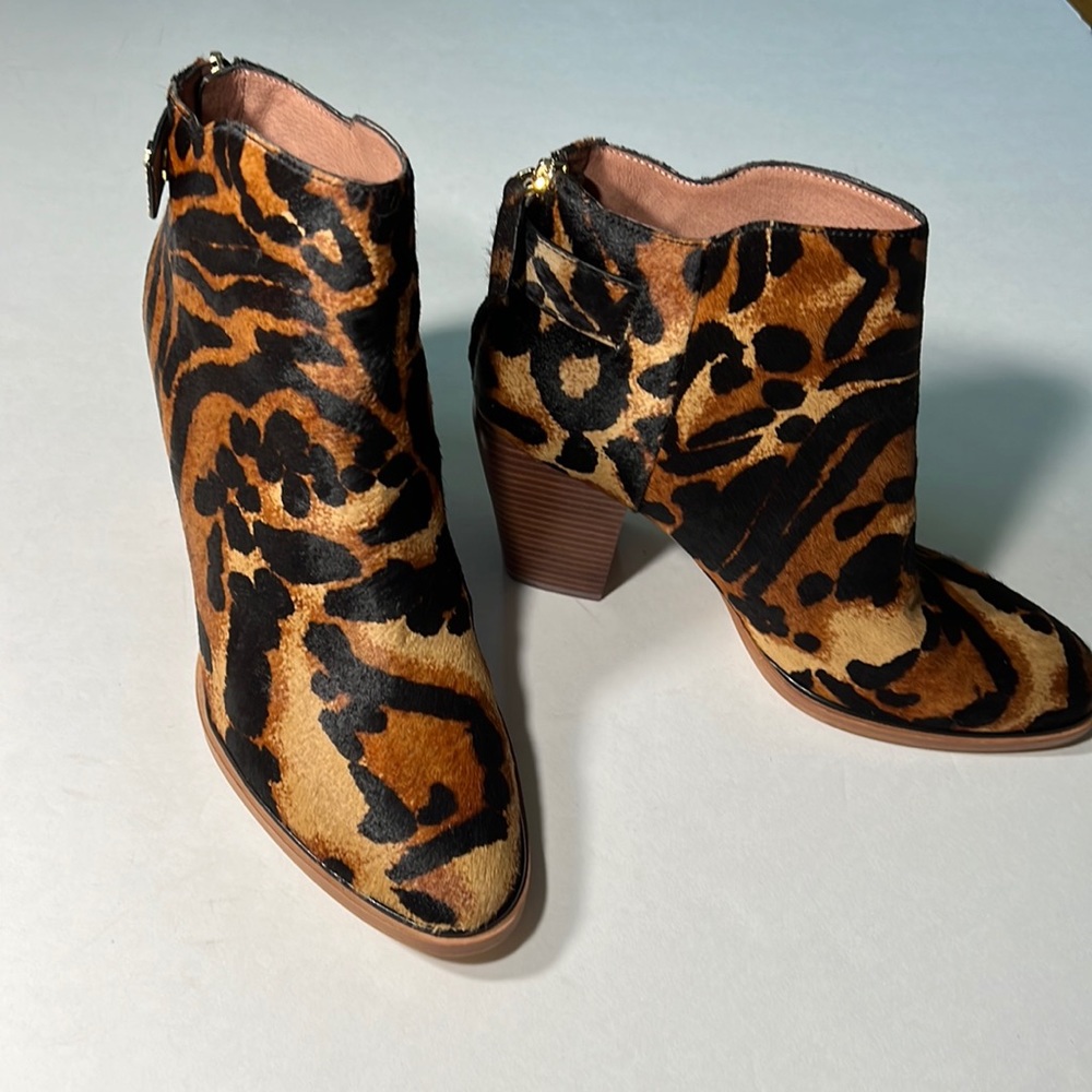 Brand new Louise Et Cie bootie, size 9.5